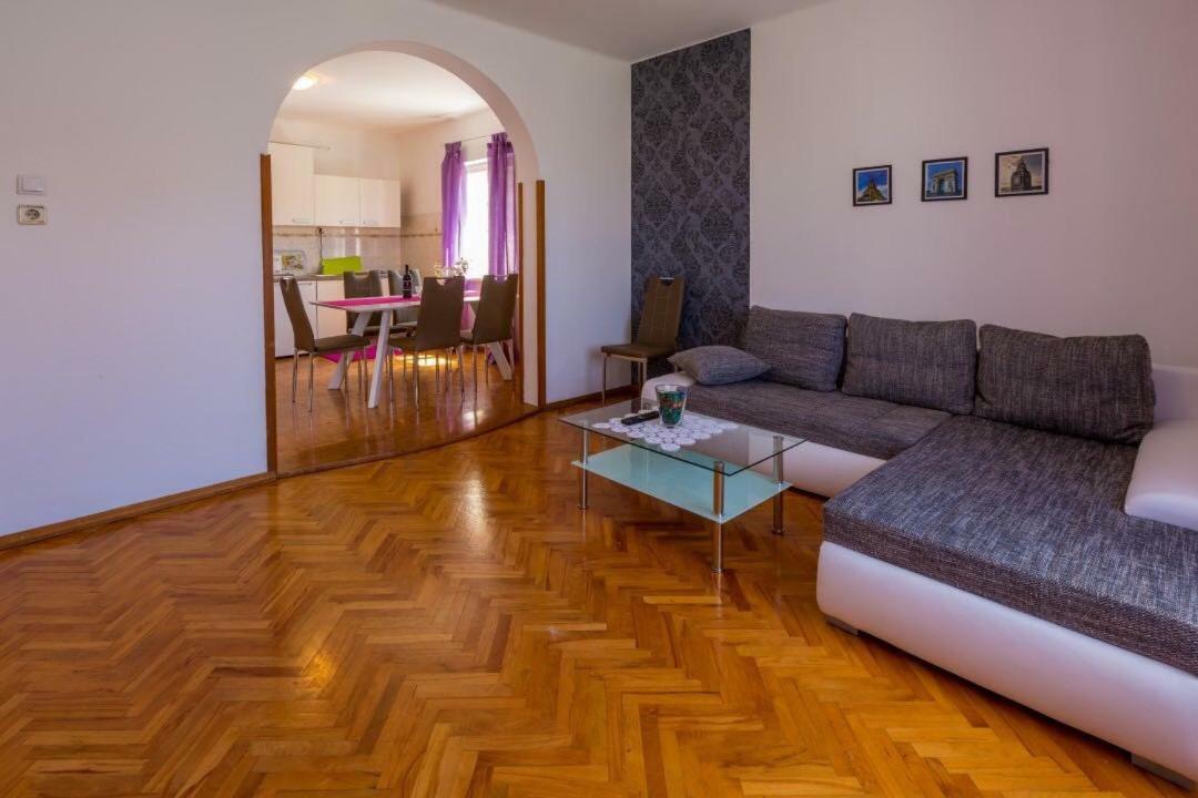 Apartment Dvorska Crikvenica Bagian luar foto
