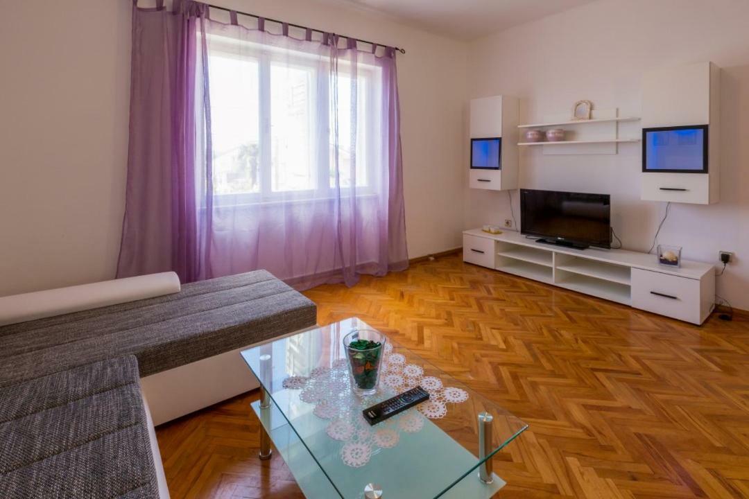 Apartment Dvorska Crikvenica Bagian luar foto